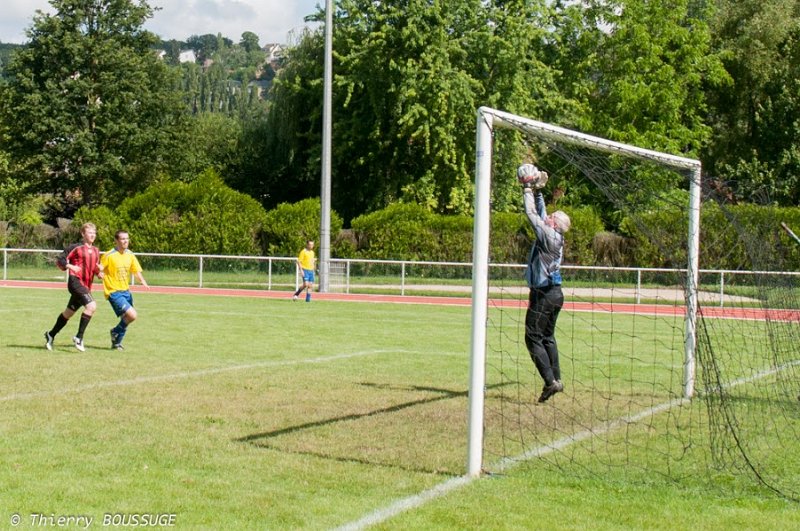 TB_2012_06_17_DSC_0132_LRm.jpg - .... safe hands