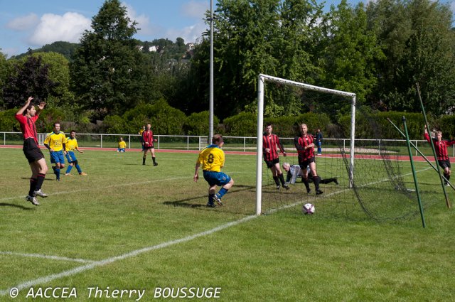 phoca_thumb_l_TB_2012_06_17_DSC_0125_LRm.jpg - Harwell concede a goal