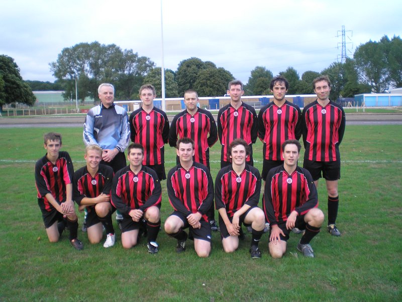 P8200367.JPG -  Geoff BroughtonRobert BroughtonDarryl McLeodPaul NixonTim JonesTom TurnerJames BroughtonAndy PotterIan BehlingChris HoyGraham HallFred Malin 